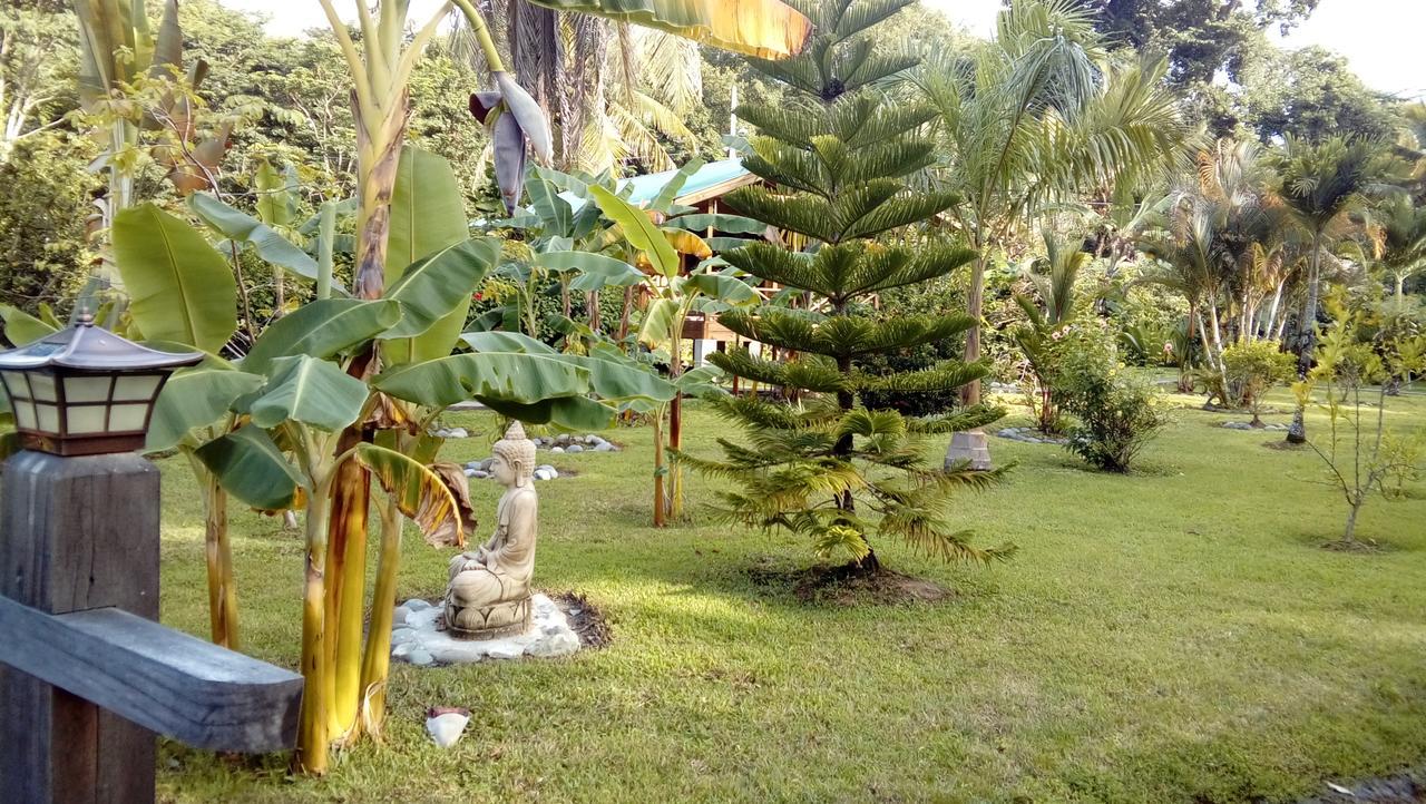 J And H Garden Cabinas Bocas del Toro Extérieur photo