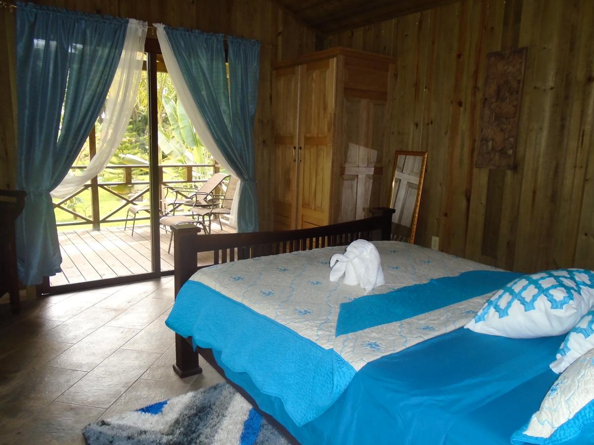 J And H Garden Cabinas Bocas del Toro Extérieur photo